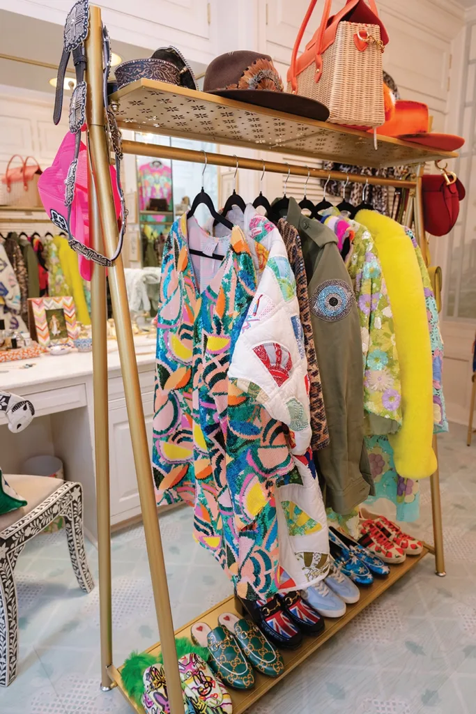 Holly Phillips's clothes and shoes