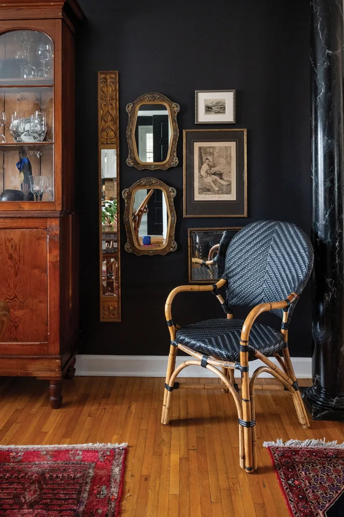 Brenda Schleunes' column in front entrance